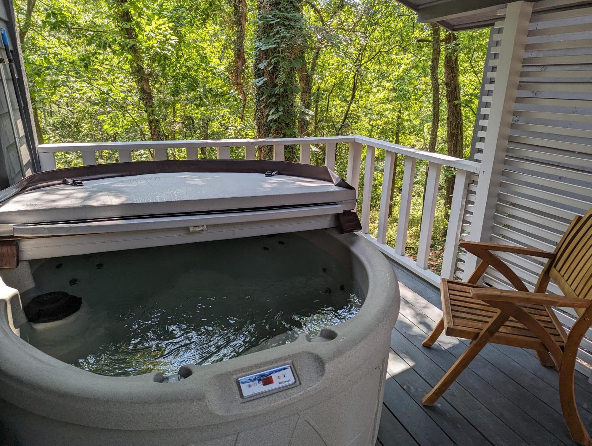 Adventure Cabin 5 - King W Private Hot Tub Villa Eureka Springs Bagian luar foto